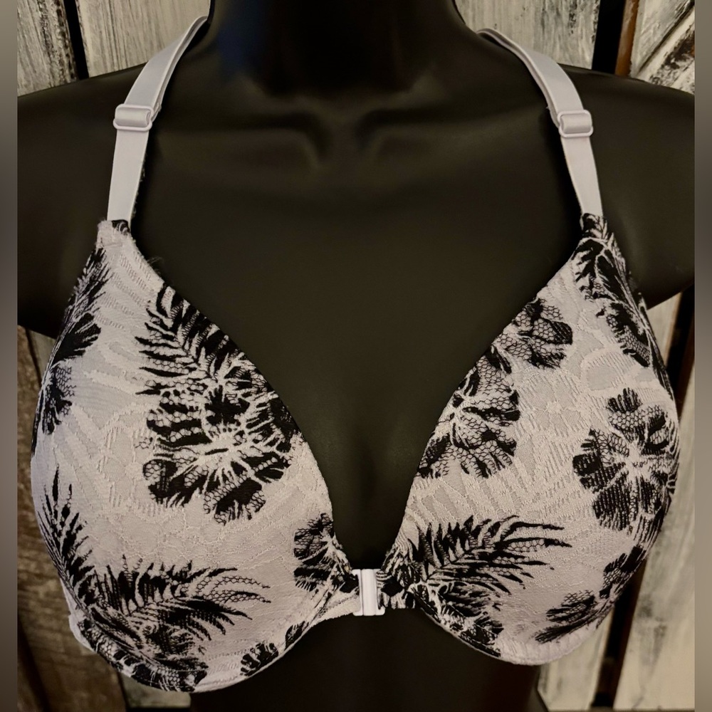 Vs PINK Racer Back Snap Front Bra